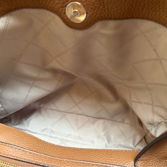 Michael Kors Bedford Large Pebbled Brown Leather Shoulder Bag Gold Hardware - Picture 8 of 15